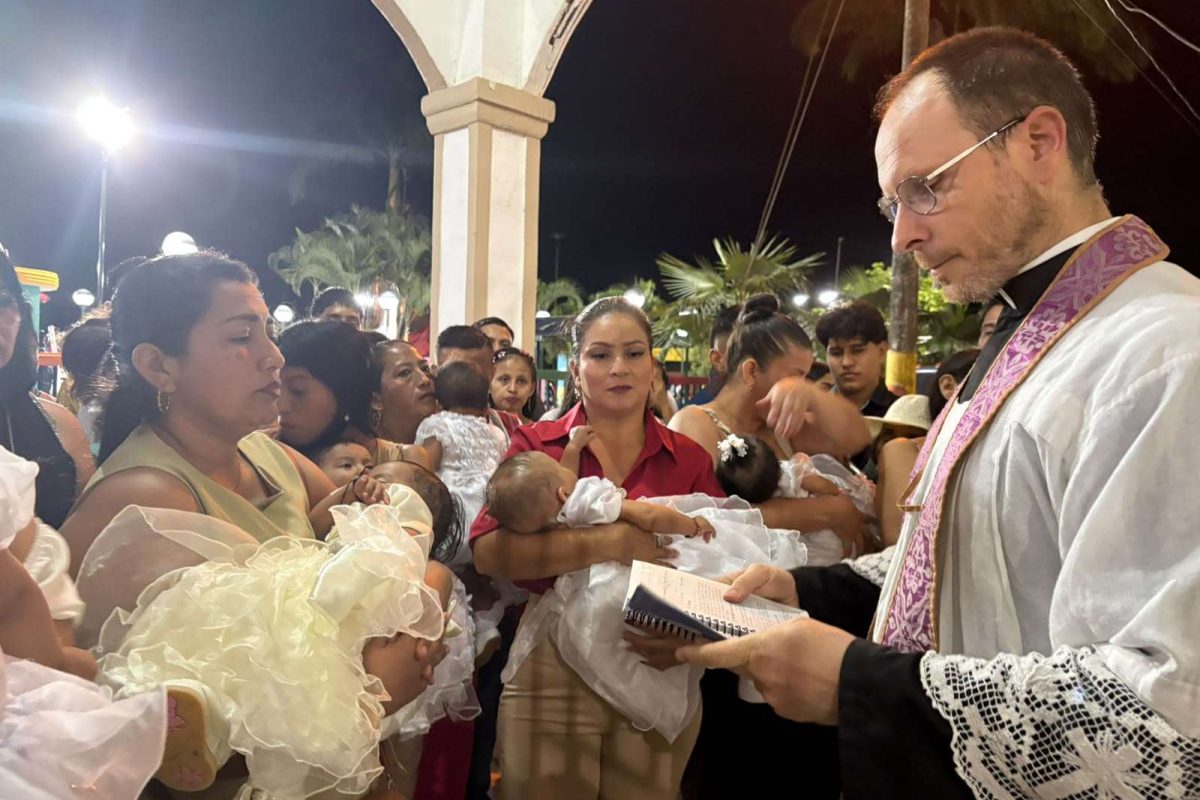 19 Bastisms at Guale, Ecuador Fr. Proust baptised 19 children during a two hour ceremony.